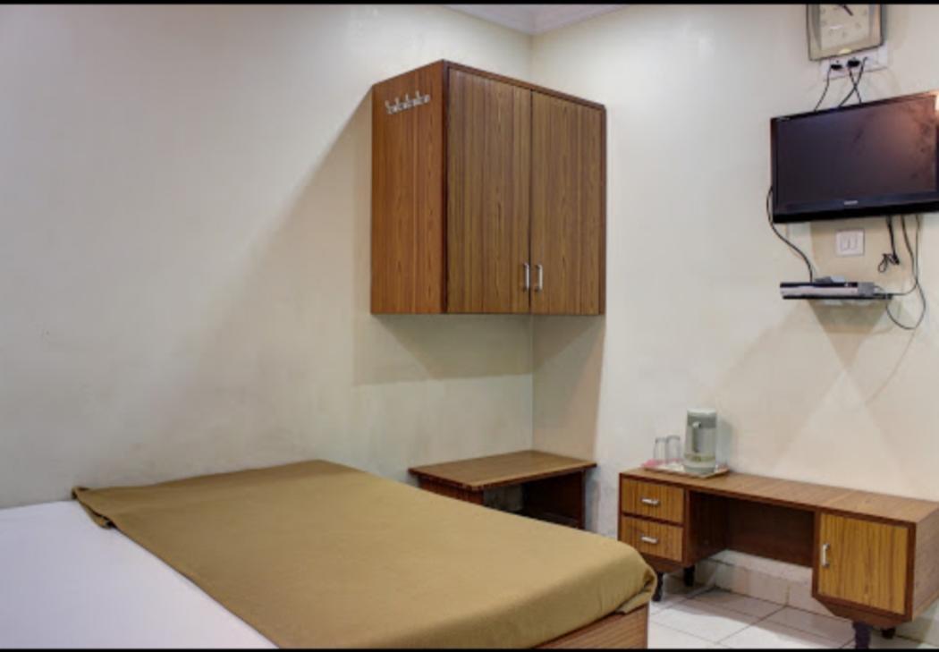 Hotel Super Bombay Extérieur photo
